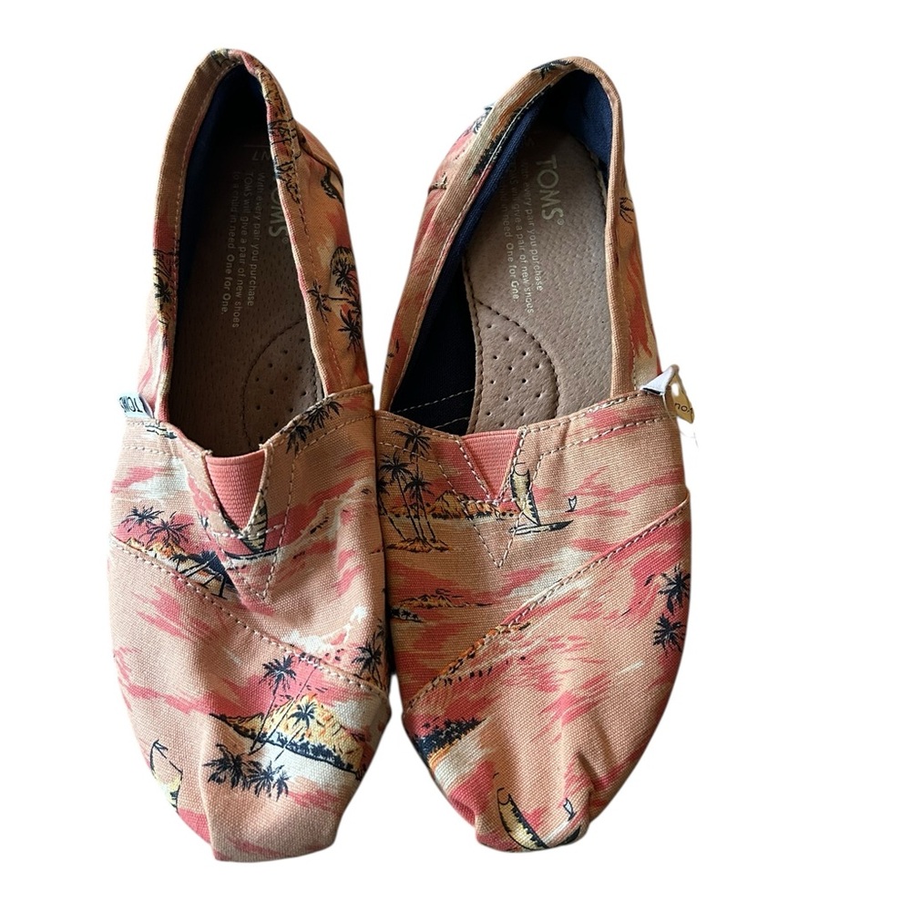 TOMS Women's Pink Canvas Slip-On Shoes size 7 nwt